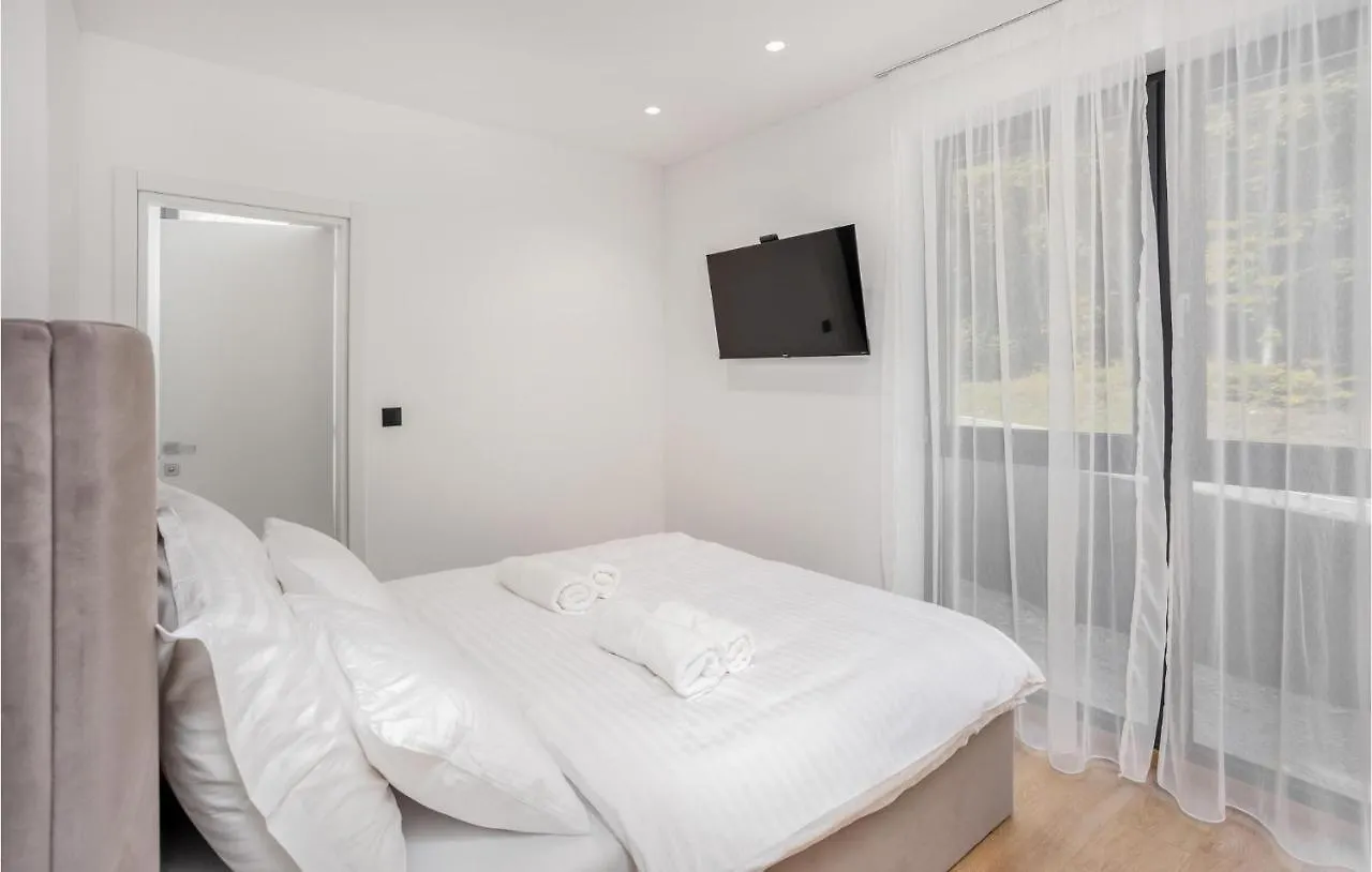 Awesome Home In Stari Laz With Wi-Fi Feriehus
