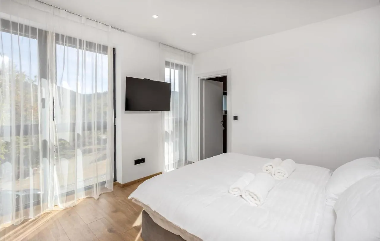 Awesome Home In Stari Laz With Wi-Fi